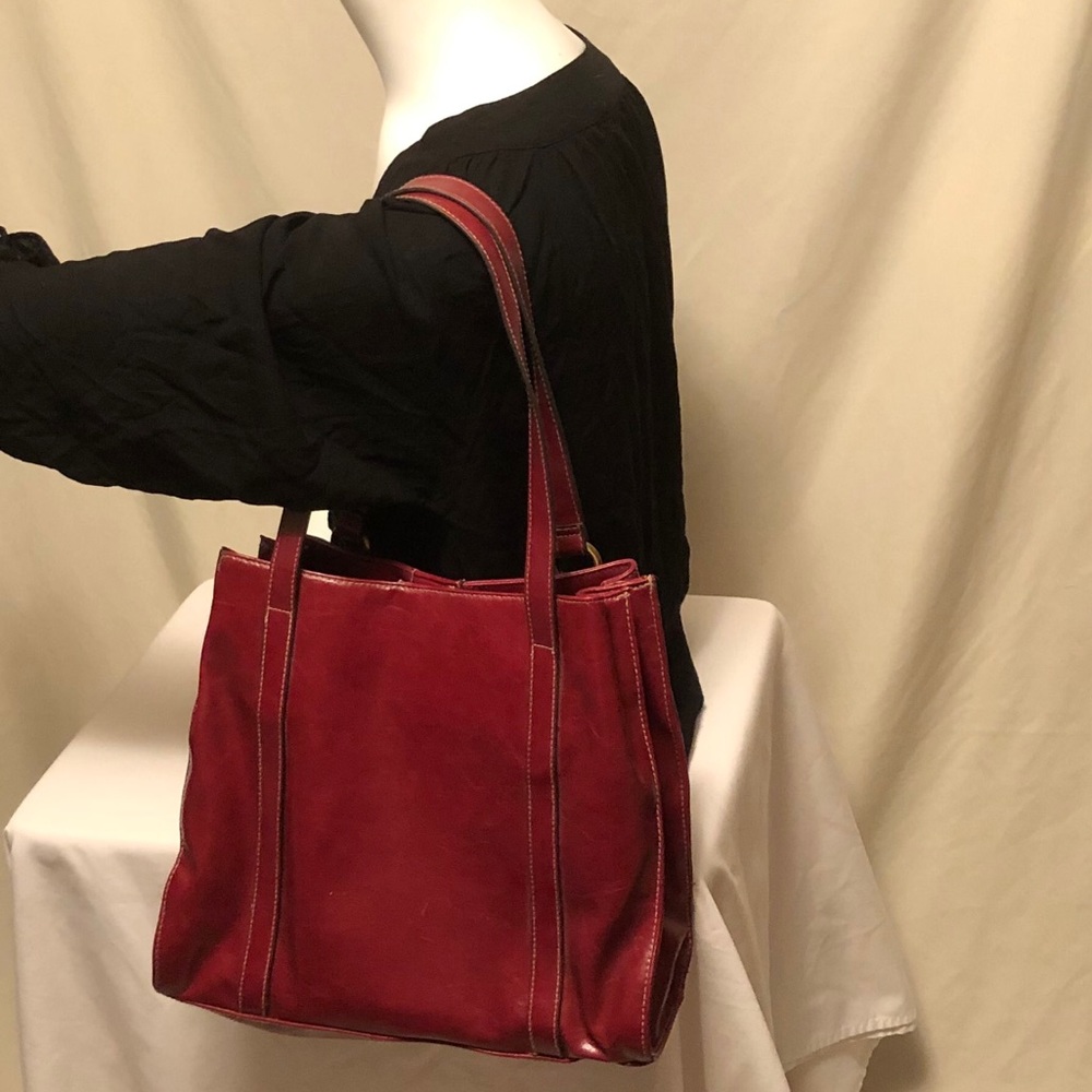 Red Purse - Picture 2 of 9